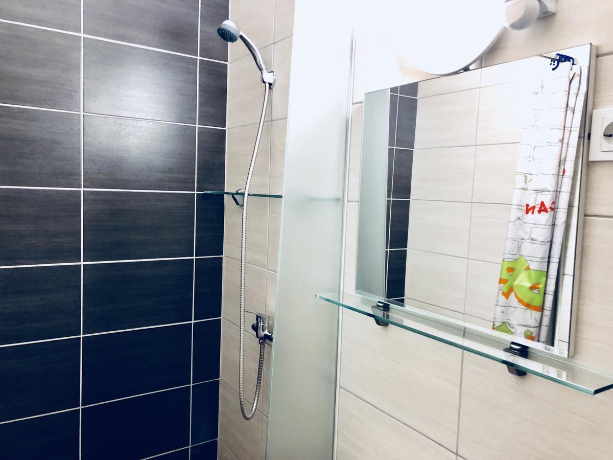 Aladin Hostel Ljubljana Buitenkant foto