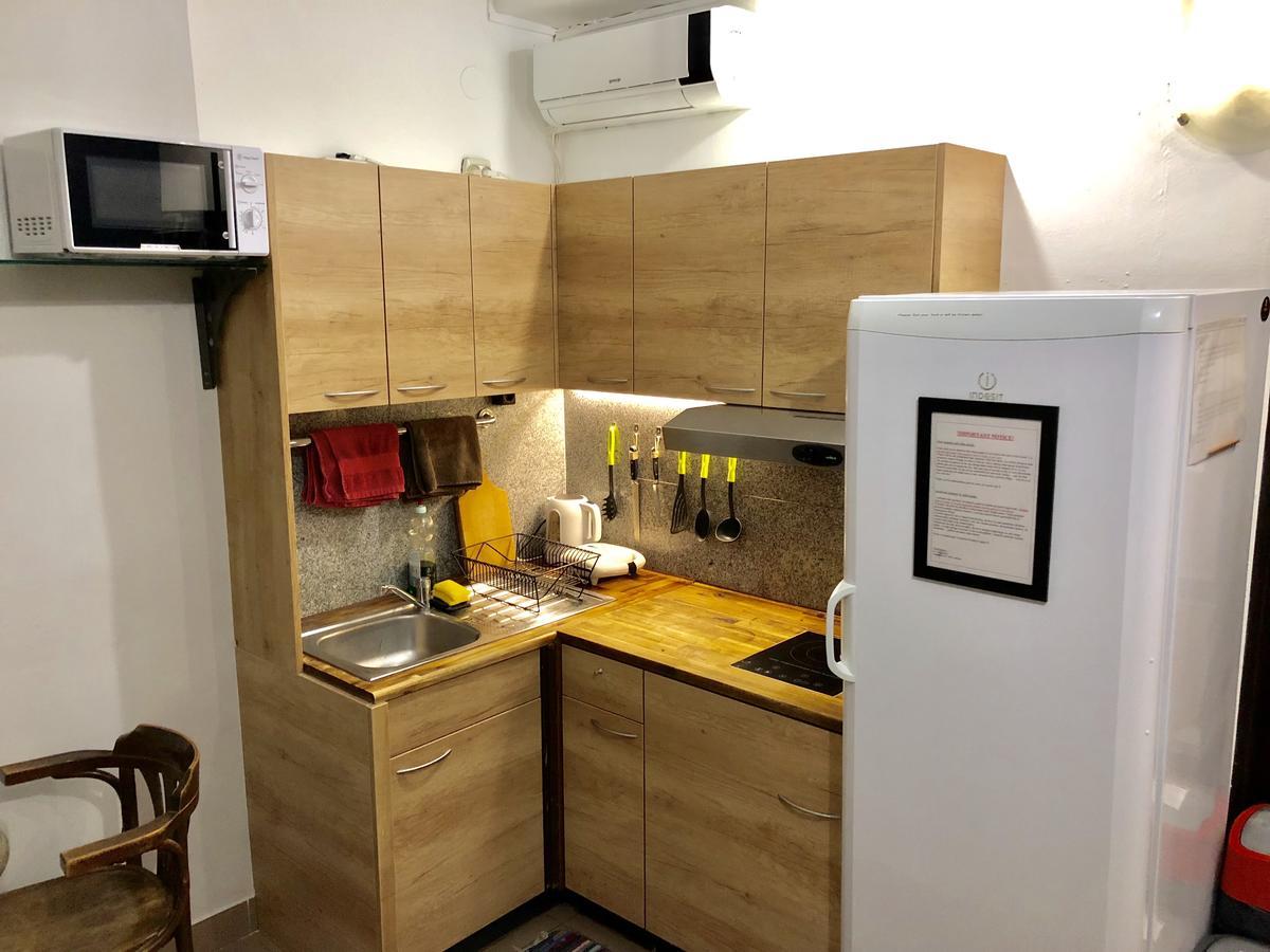 Aladin Hostel Ljubljana Buitenkant foto