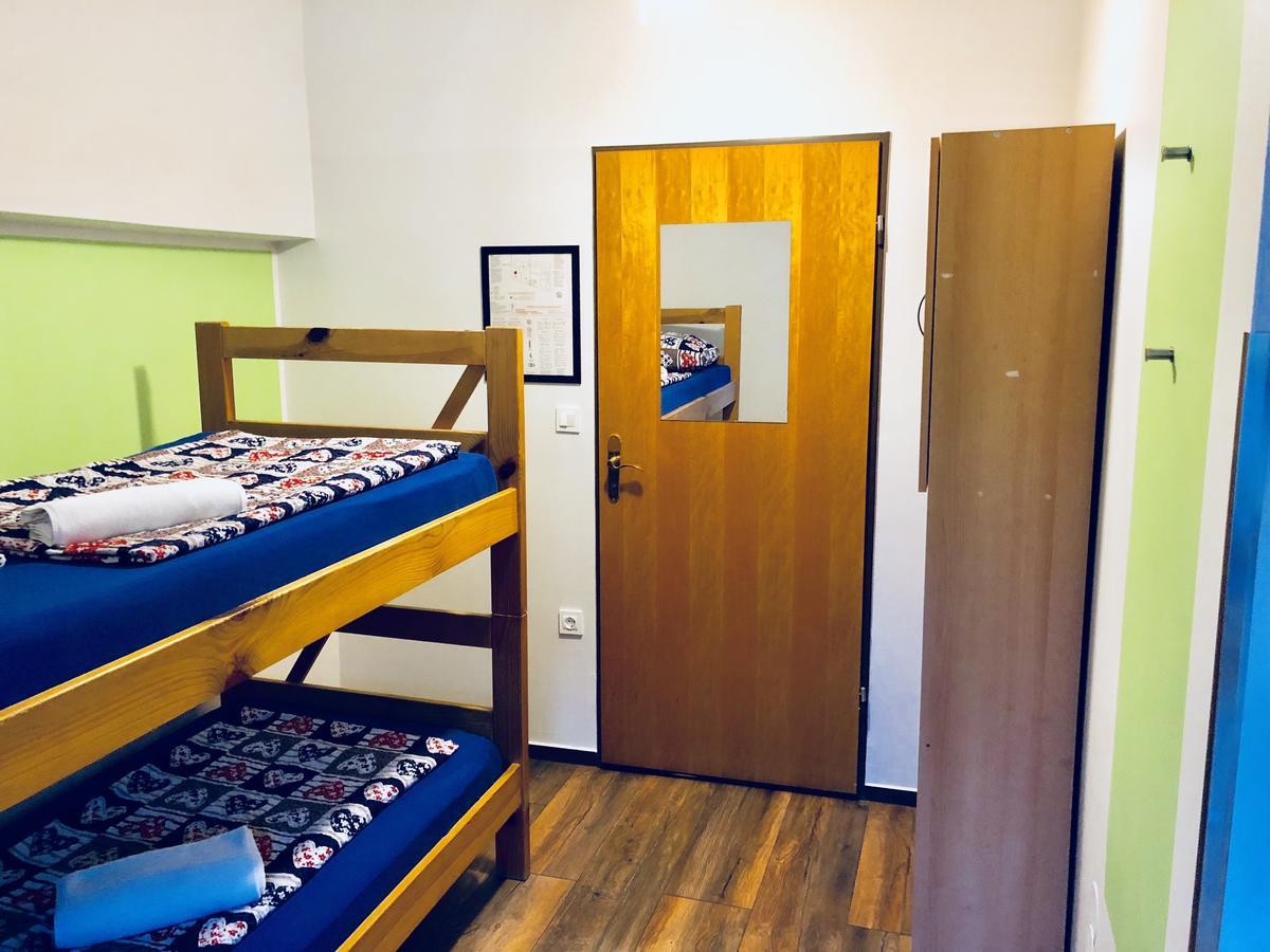 Aladin Hostel Ljubljana Buitenkant foto