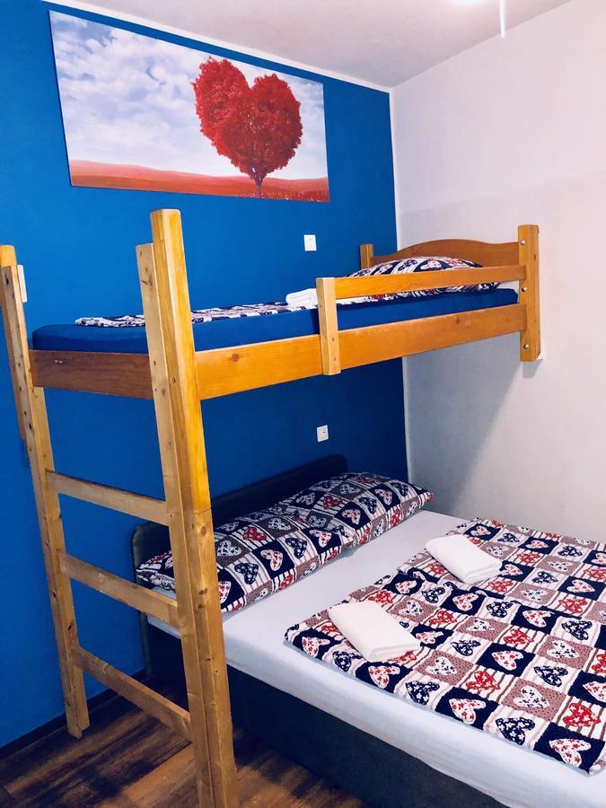 Aladin Hostel Ljubljana Buitenkant foto