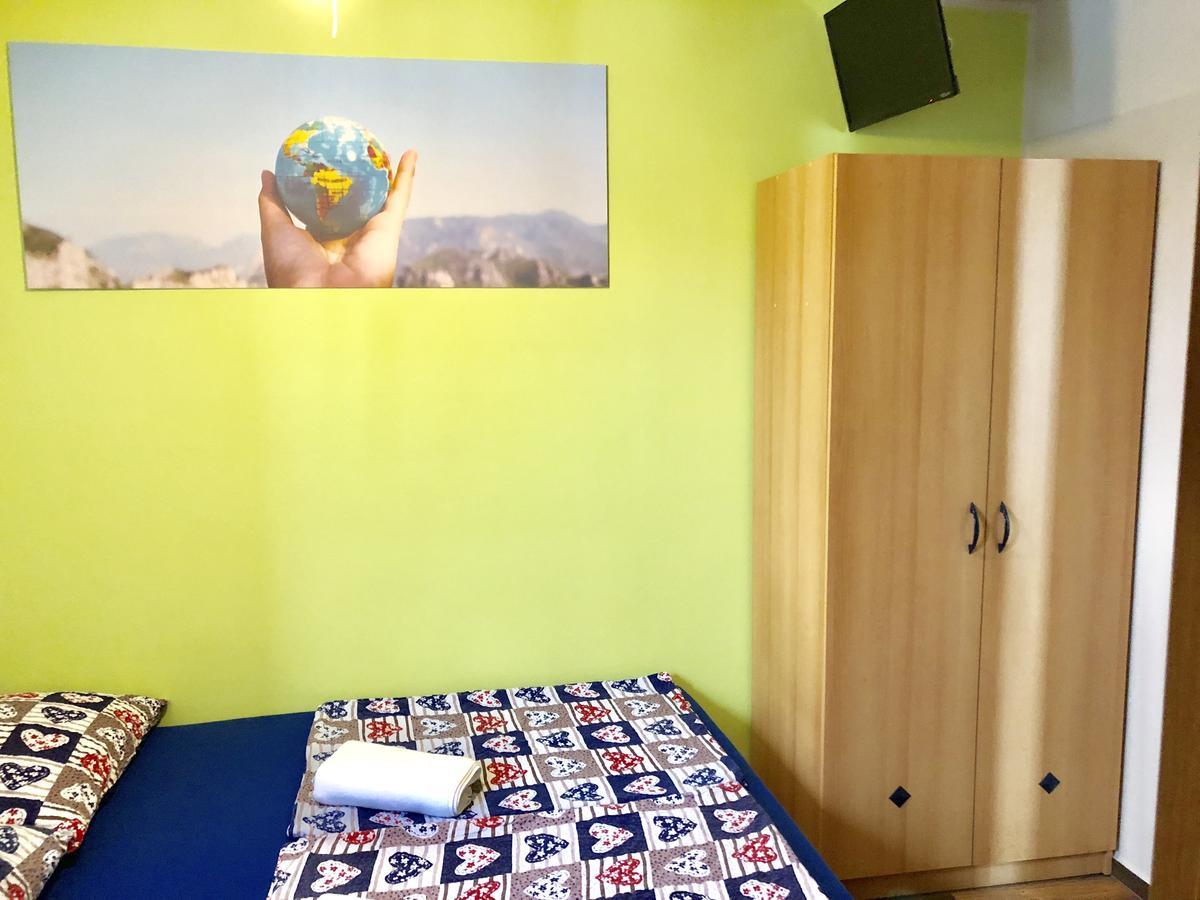 Aladin Hostel Ljubljana Buitenkant foto