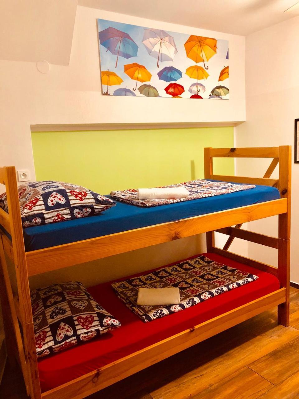 Aladin Hostel Ljubljana Buitenkant foto