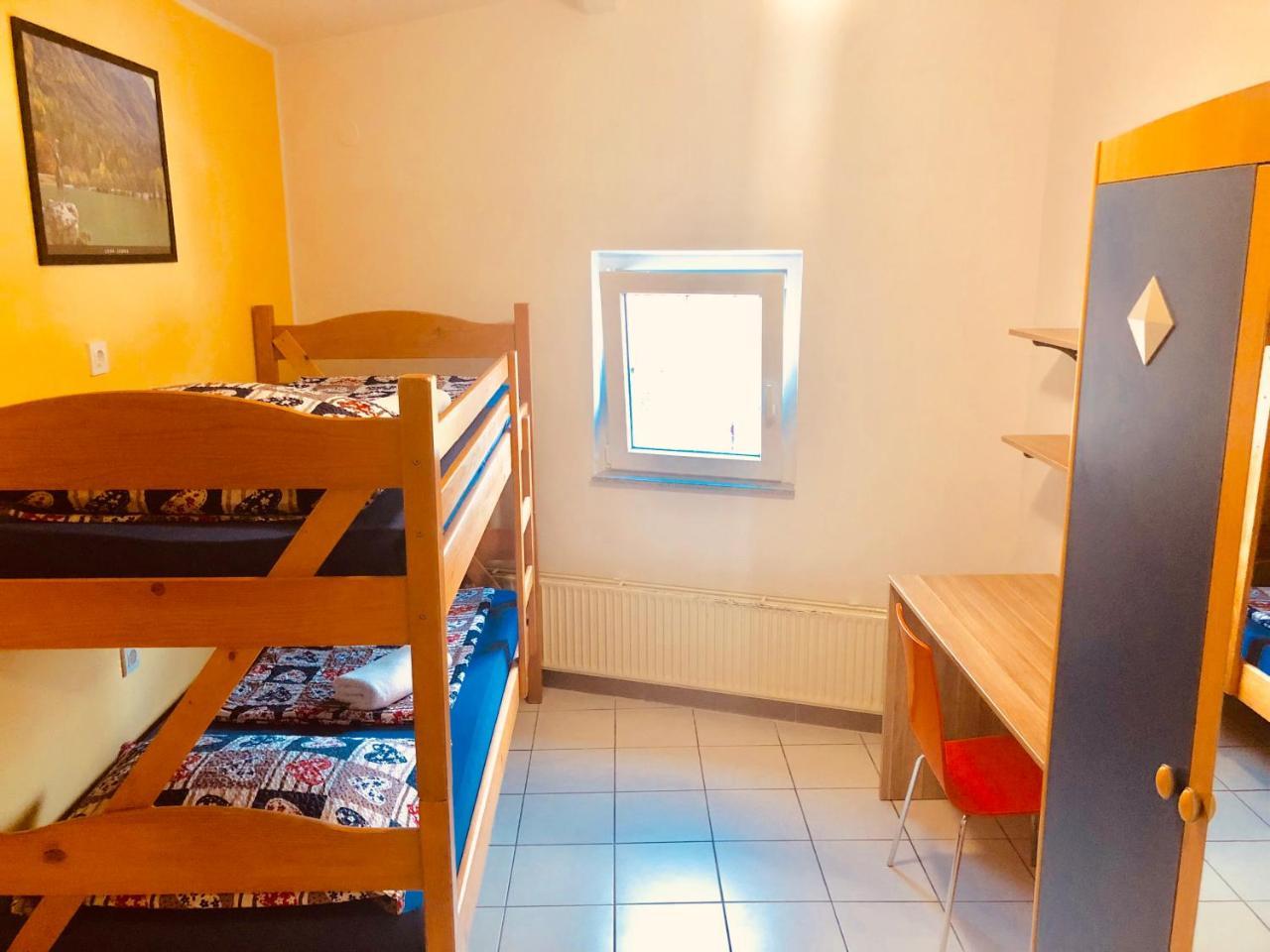 Aladin Hostel Ljubljana Buitenkant foto