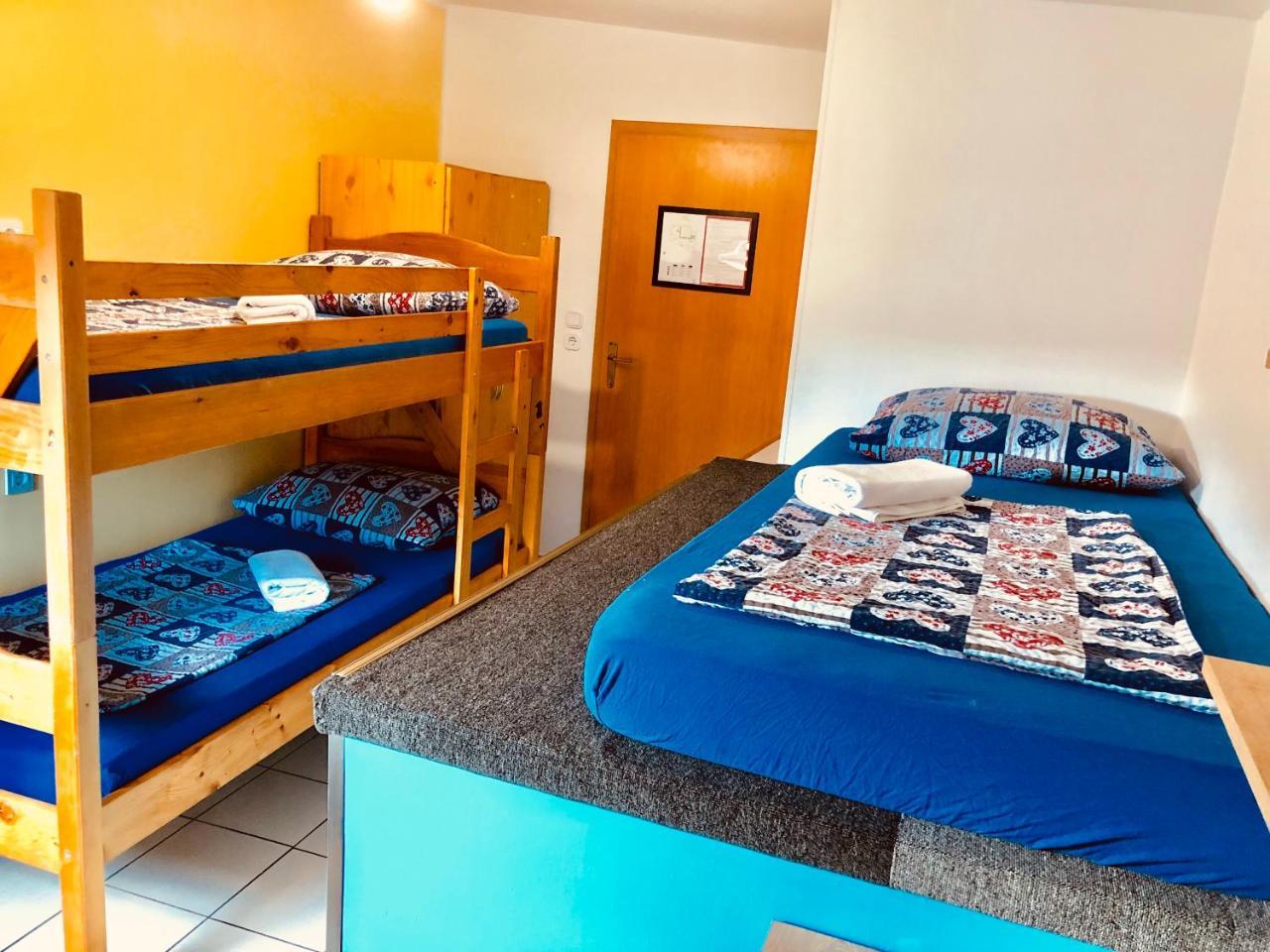 Aladin Hostel Ljubljana Buitenkant foto