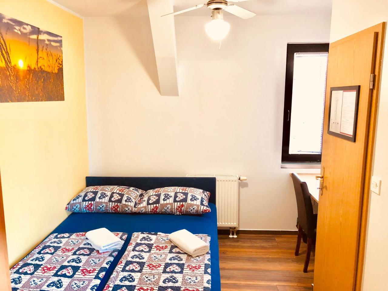 Aladin Hostel Ljubljana Buitenkant foto