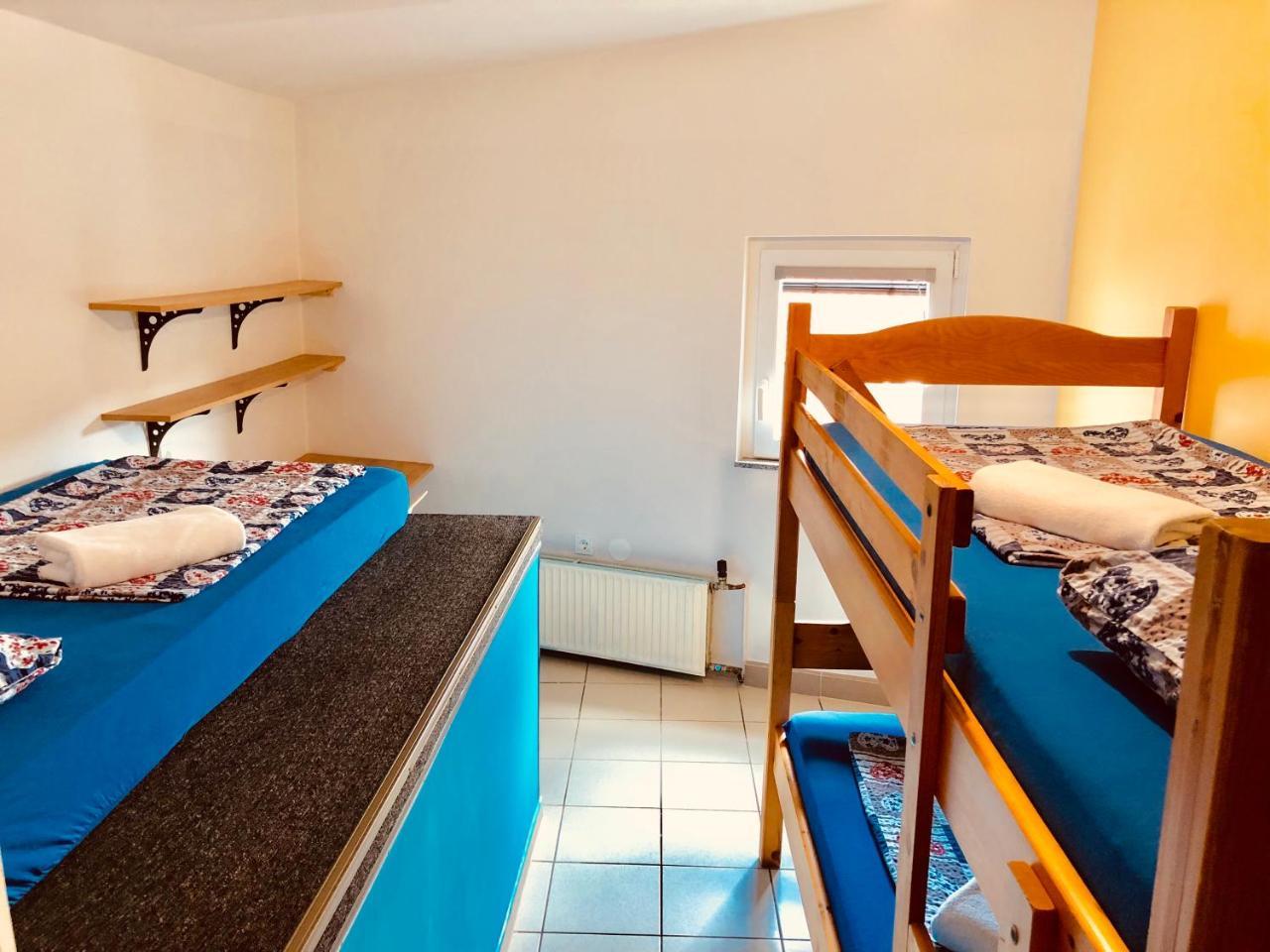 Aladin Hostel Ljubljana Buitenkant foto