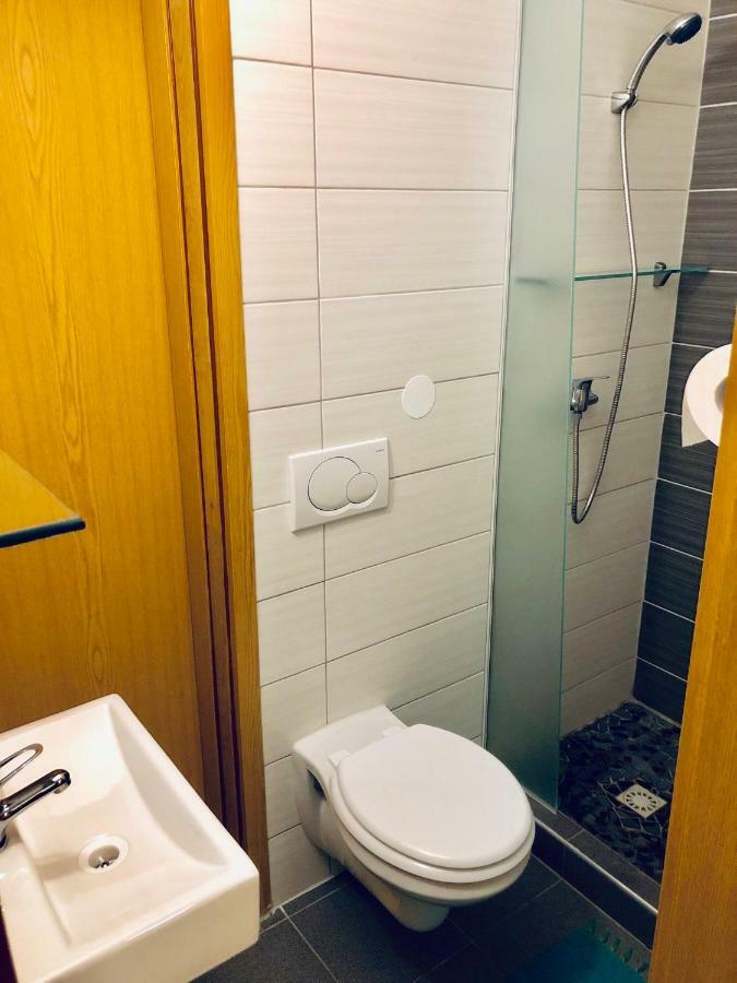 Aladin Hostel Ljubljana Buitenkant foto
