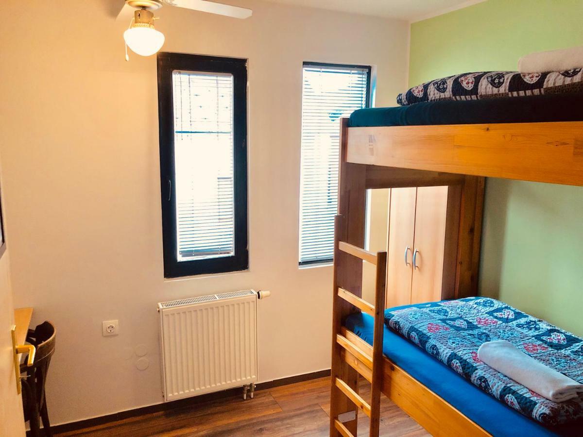 Aladin Hostel Ljubljana Buitenkant foto